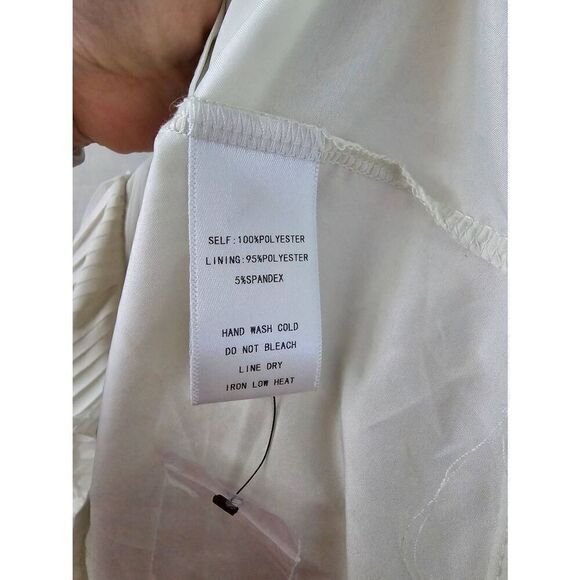 Women's Vici Ruffle Pleated Blouse Size Medium - Picture 7 of 7